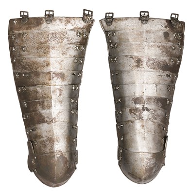 Lot 169 - A PAIR OF NORTH GERMAN TASSETS OF ADJUSTABLE LENGTH