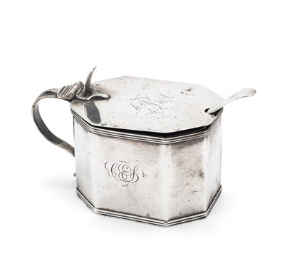 Lot 226 - A GEORGE III SILVER MUSTARD POT, JAMES DARQUITS, LONDON, 1794