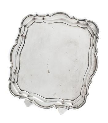 Lot 187 - A GEORGE V SILVER SALVER, JOSEPH ROUND & SON LTD., SHEFFIELD, 1912