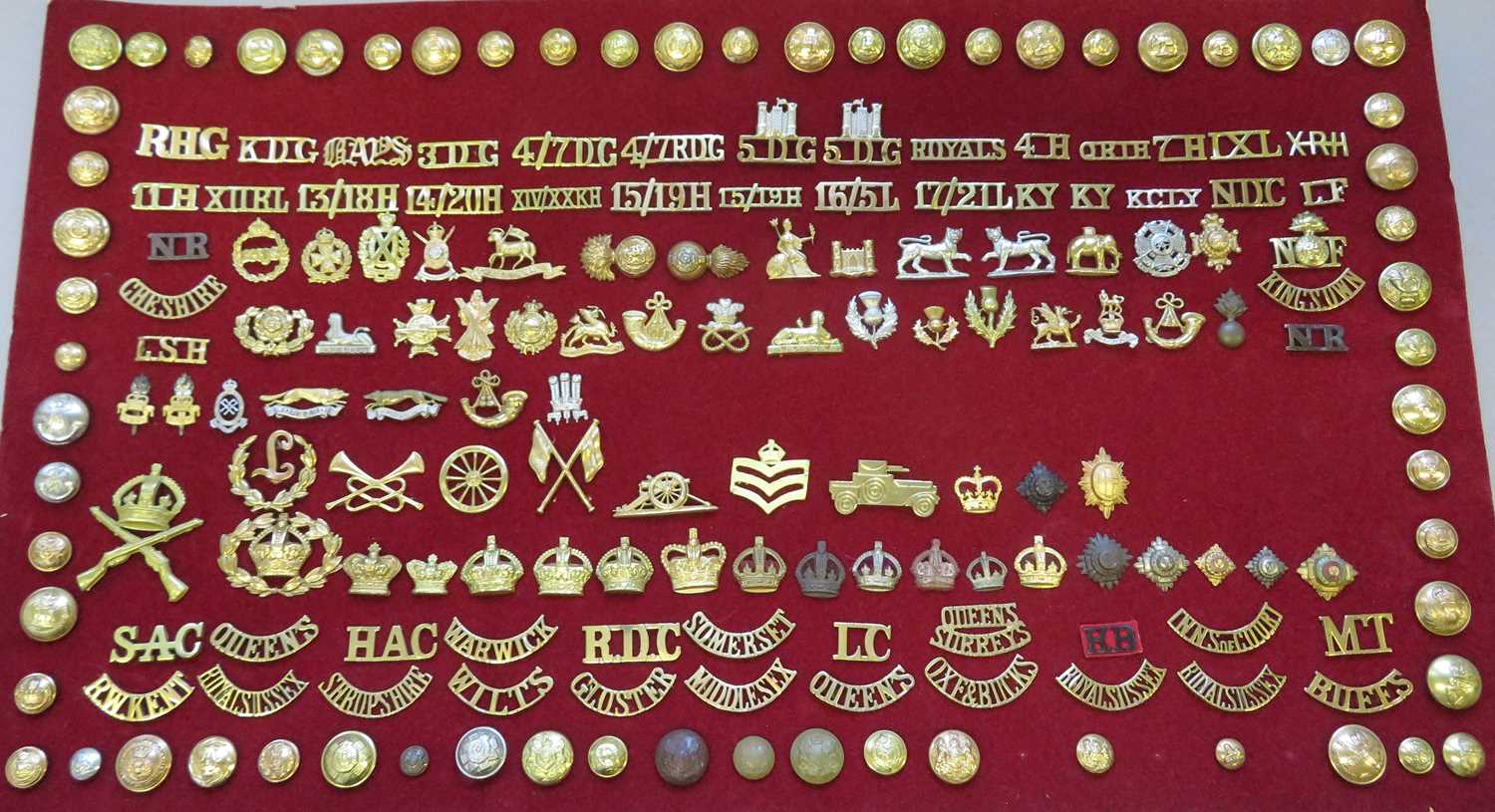 Lot 484 - â’¶ CAVALRY INSIGNIA, CIRCA 1922-59