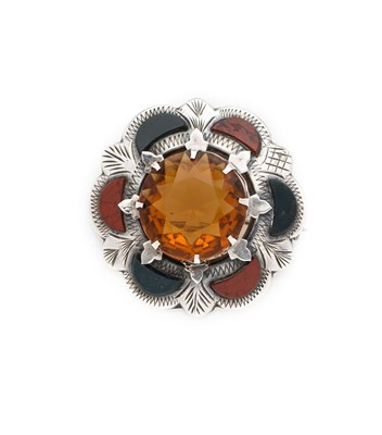 Lot 306 - A SCOTTISH PEBBLE BROOCH, 1947