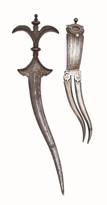 Lot 50 - AN INDIAN CHILANUM