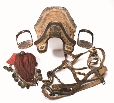 Lot 87 - A CHINESE SADDLE