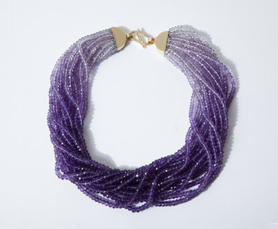 Lot 465 - AN AMETHYST BEAD NECKLACE