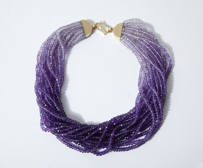 Lot 300 - AN AMETHYST BEAD NECKLACE