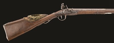 Lot 370 - A 28 BORE FRENCH SILVER-MOUNTED FLINTLOCK SPORTING GUN FOR A BOY BY LEPAGE