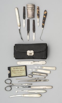 Lot 559 - A SILVER CASED SET OF LANCETS, LONDON 1796 AND A NAVAL SURGEON’S KIT, LATE 19TH CENTURY