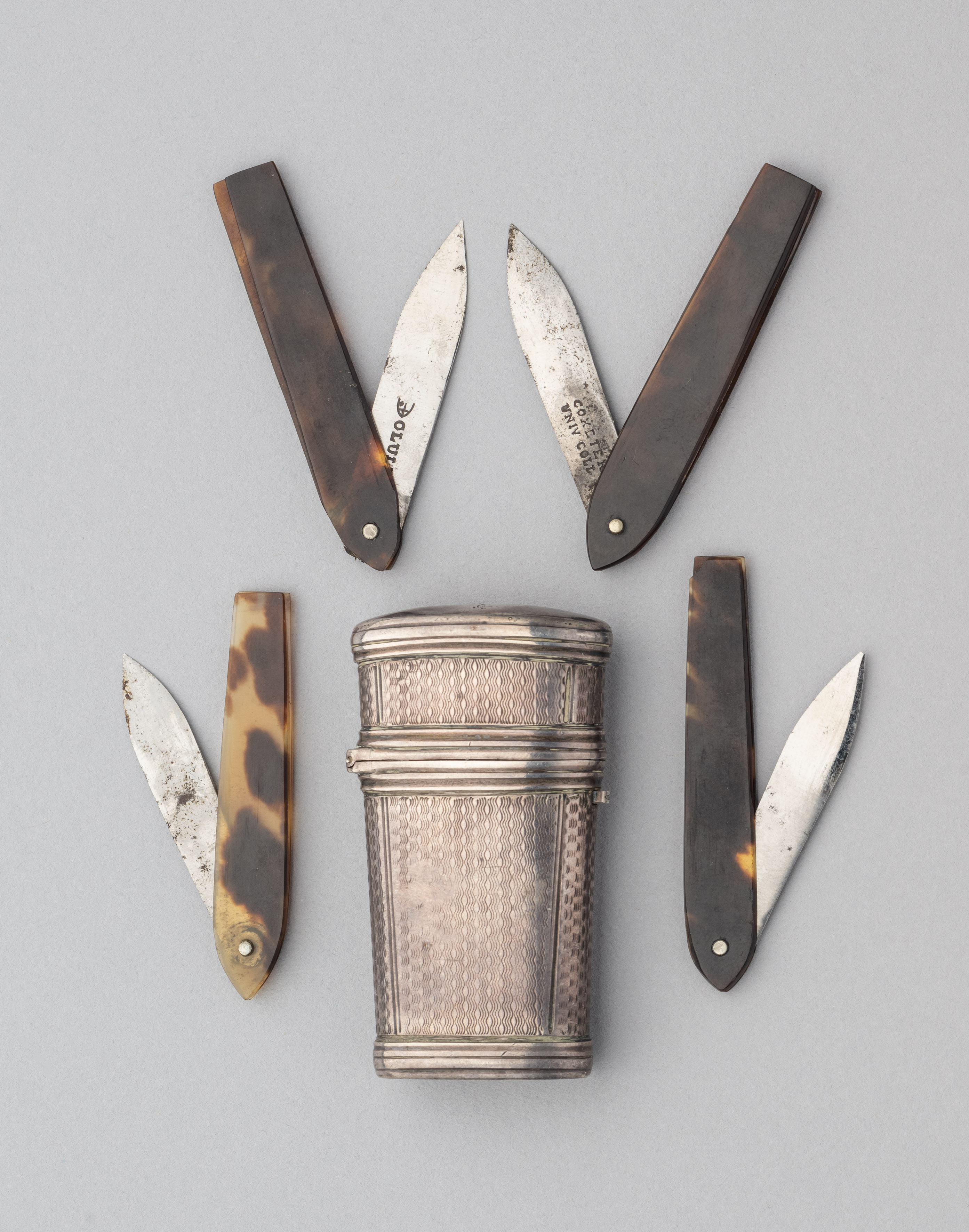 Lot 559 A SILVER CASED SET OF LANCETS, LONDON 1796