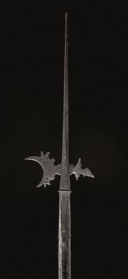 Lot 116 - A HALBERD