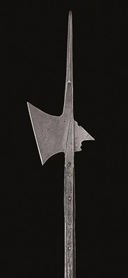 Lot 166 - A HALBERD