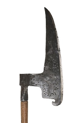 Lot 196 - AN AXE
