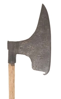 Lot 198 - AN AXE