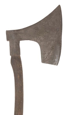 Lot 200 - AN AXE
