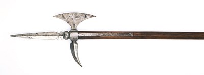 Lot 204 - A FIGHTING AXE