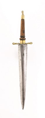 Lot 298 - A RARE ENGLISH PLUG BAYONET FOR THE ROYAL GUARD OF JAMES II