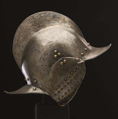 Lot 362 - A FINE SOUTH GERMAN BURGONET