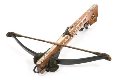 Lot 382 - A GERMAN SPORTING CROSSBOW