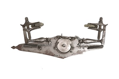 Lot 388 - A RARE ITALIAN WHEEL-LOCK MECHANISM FROM A RAMPART GUN FITTED WITH TWO DOGS