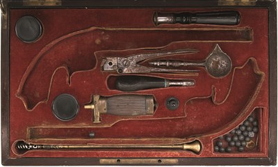 Lot 394 - A FITTED CASE FOR A PAIR OF BELGIAN PERCUSSION TARGET PISTOLS BY TOUREY A LIÃˆGE