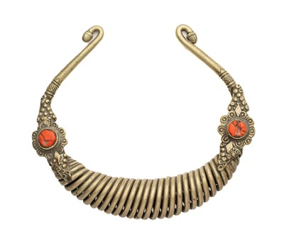 Lot 179 - A BRASS TORC, PROBABLY RAJASTHAN, INDIA, 19TH CENTURY