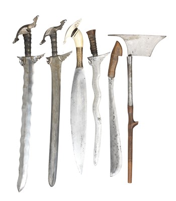 Lot 43 - **SIX SOUTHEAST ASIAN EDGED WEAPONS FROM THE PHILIPPINES CAMPAIGN OF 1898-1906