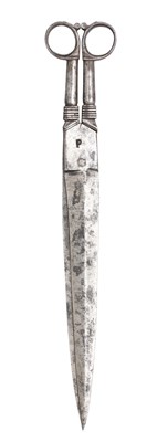 Lot 153 - A PAIR OF SHEARS