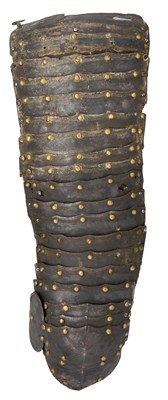 Lot 343 - AN ITALIAN RIGHT CUIRASSIER'S TASSET WITH BLUED AND GILT DECORATION