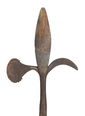 Lot 426 - A HALBERD