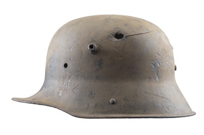 Lot 442 - **A GERMAN MODEL 1916 STAHLHEM