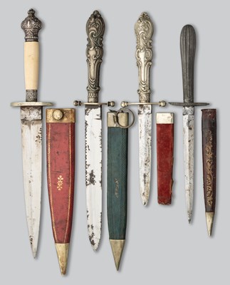 Lot 580 - A DIRK, JONATHAN CROOKES, SHEFFIELD, LATE 19TH CENTURY, ANOTHER DIRK, LINGARD, PEACROFT, SHEFFIELD AND TWO FURTHER DIRKS, LATE 19TH/20TH CENTURY