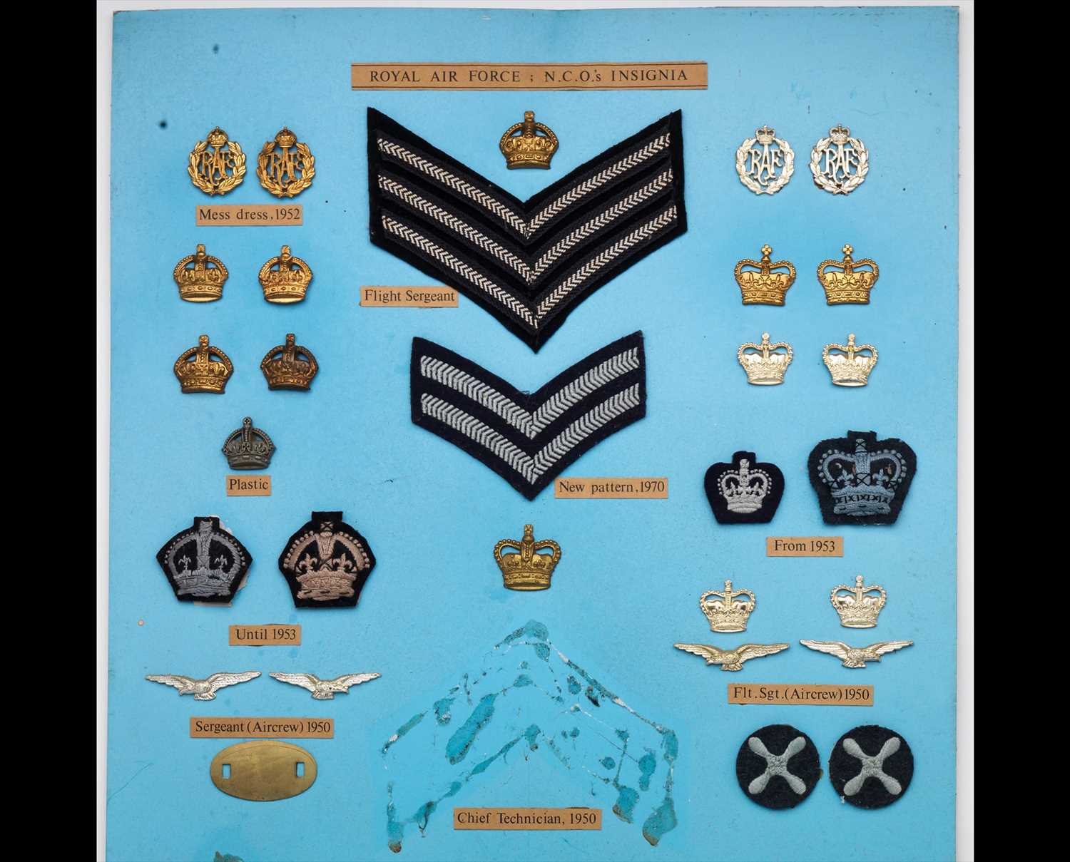 Lot 446 - Parachute Regiment, Army Air Corps, Royal Corps of Transport Air Despatch Service insignia