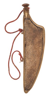 Lot 332 - AN UNUSUAL POWDER-FLASK