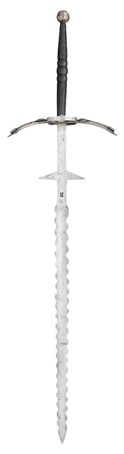 Lot 143 - A TWO-HAND SWORD IN GERMAN LATE 16TH/EARLY 17TH CENTURY STYLE