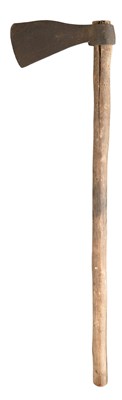 Lot 162 - AN AXE