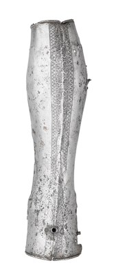 Lot 201 - THE REAR PLATE OF A SOUTH GERMAN GREAVE FOR THE RIGHT LEG WITH ETCHED DECORATION