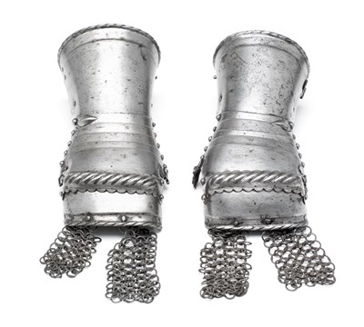 Lot 284 - â€¡ A PAIR OF SOUTH GERMAN MITTEN GAUNTLETS