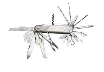 Lot 313 - A CONTINENTAL MULTI-BLADE FOLDING KNIFE