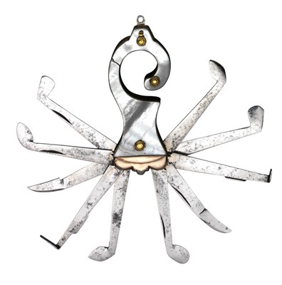 Lot 315 - A RARE DENTISTS FOLDING KNIFE