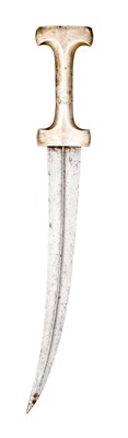 Lot 387 - AN OTTOMAN SILVER-MOUNTED DAGGER