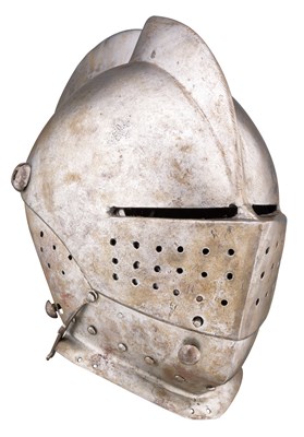 Lot 426 - A GERMAN CLOSE HELMET FOR TOURNEY USE