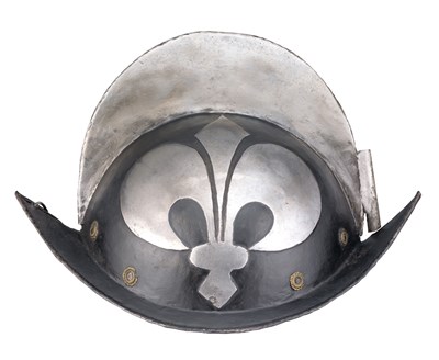 Lot 451 - A GERMAN 'BLACK AND WHITE' COMB MORION