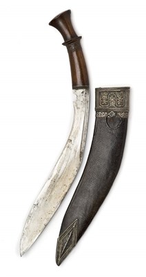 Lot 44 - A NEPALESE KUKRI KNIFE