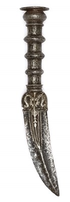 Lot 66 - A RARE SOUTH INDIAN SPEARHEAD