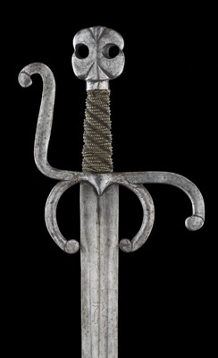 Lot 113 - A FINE GERMAN SWORD
