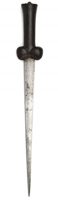 Lot 133 - A NORTH EUROPEAN BALLOCK DAGGER
