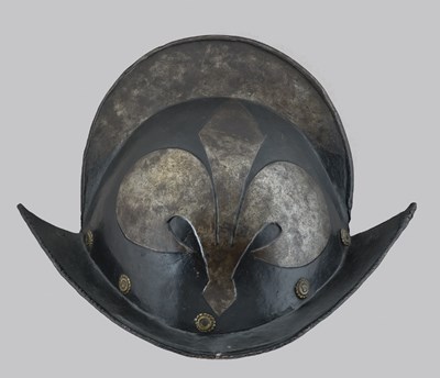 Lot 221 - A GERMAN BLACK-AND-WHITE COMB MORION