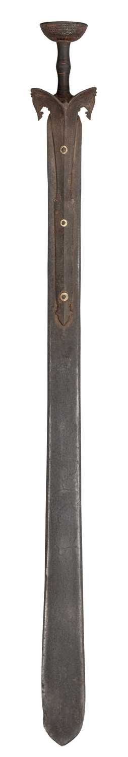 Lot 8 - A RARE SOUTH INDIAN SWORD (KHANDA), 17TH CENTURY