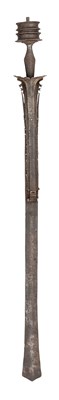 Lot 1 - A RARE SOUTH INDIAN SWORD (KHANDA), PROBABLY VIJAYANAGARA, 14TH/15TH CENTURY