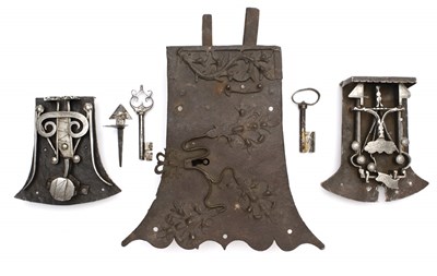 Lot 275 - A LARGE SOUTH GERMAN STEEL DOOR LOCK