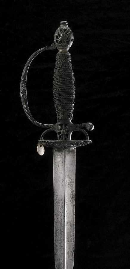 Lot 327 - *AN ENGLISH SMALL-SWORD